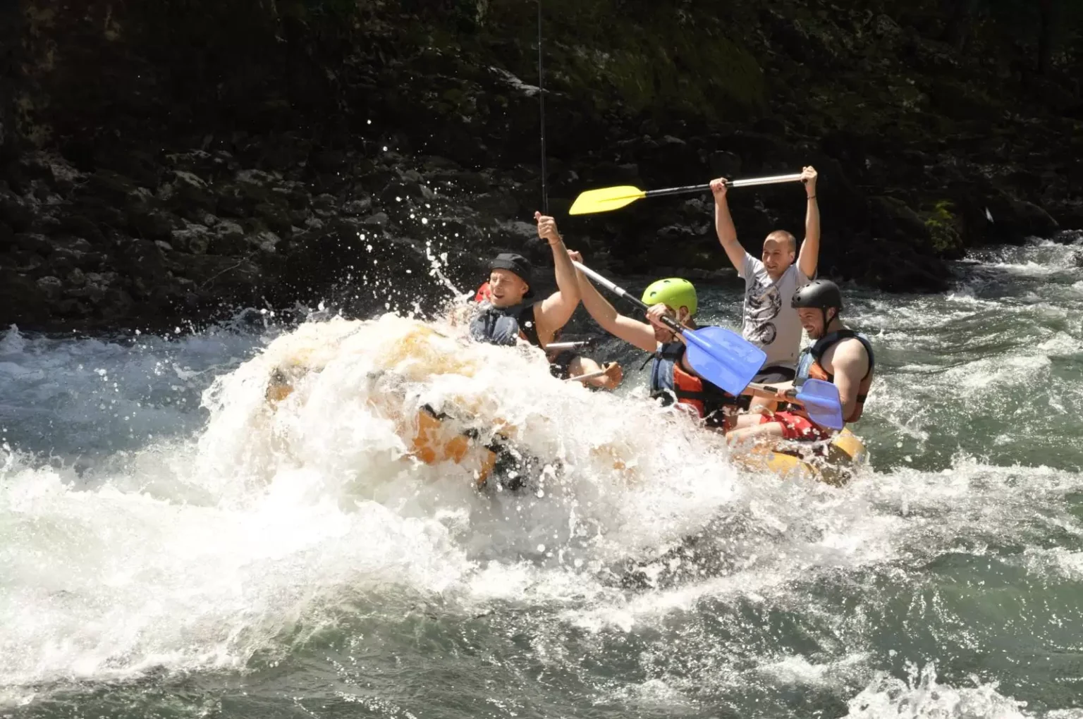 "Rafting na rijeci Vrbas uz prelijepu prirodu i Kameni most"