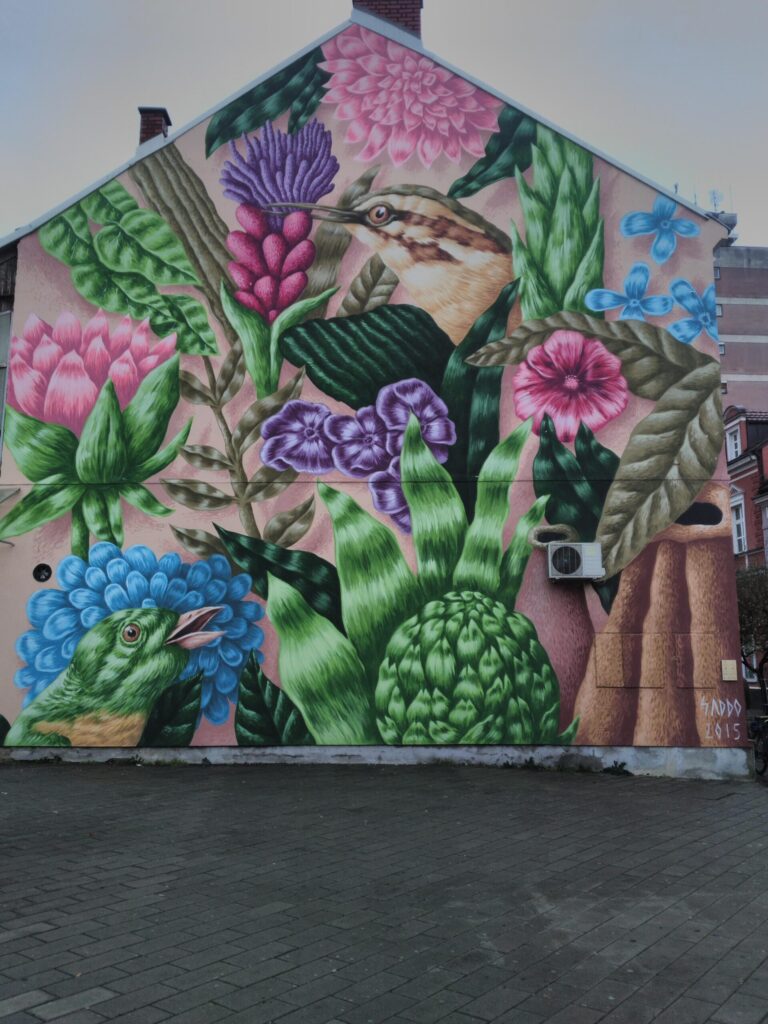 Mural "Vrt" u Prijedoru, autor Raul Opre Sado.