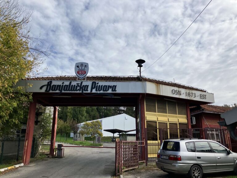 Ulaz u Banjalučku Pivaru osnovanu 1873. godine – istorijska pivara u Trapistima