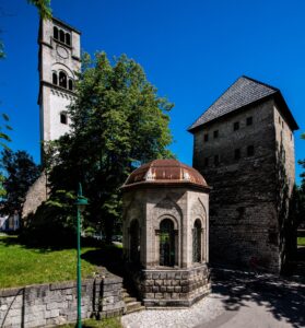 Kapetanova kula u Bihaću sačuvana kao simbol historijskog naslijeđa grada.