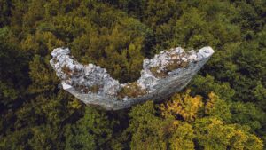 Ruševine tvrđave Zvečaj iznad rijeke Vrbas blizu Banja Luke