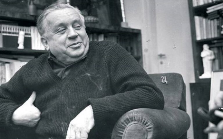 Branko Ćopić u svom radnom ambijentu