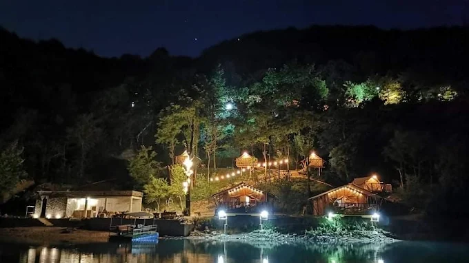 Glamping Bagrem – luksuzni šatori uz Jablaničko jezero