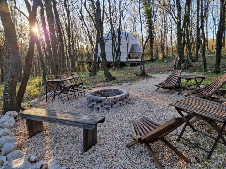Glamping Zen u srcu šume, opremljeno mjesto za odmor i uživanje u prirodi